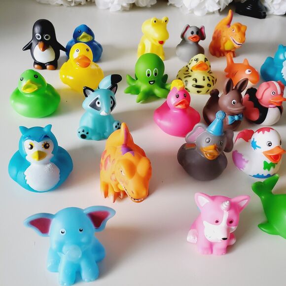 Duck and Assorted Figurines Bundle 26 pcs GUC - Picture 14 of 16